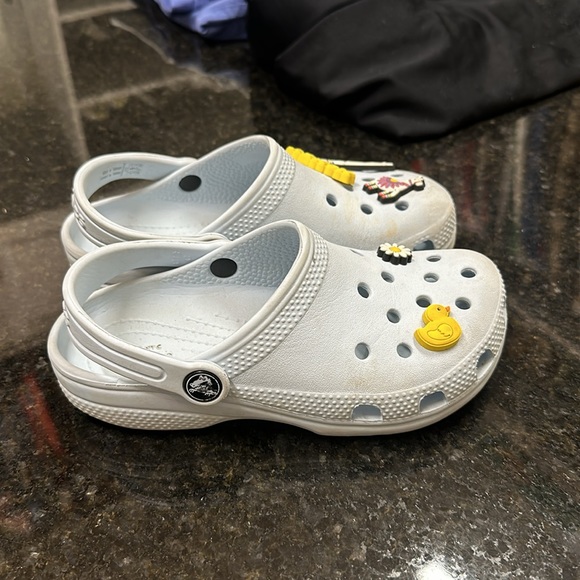Kids Crocs with Charms / Jibbitz - Picture 2 of 5